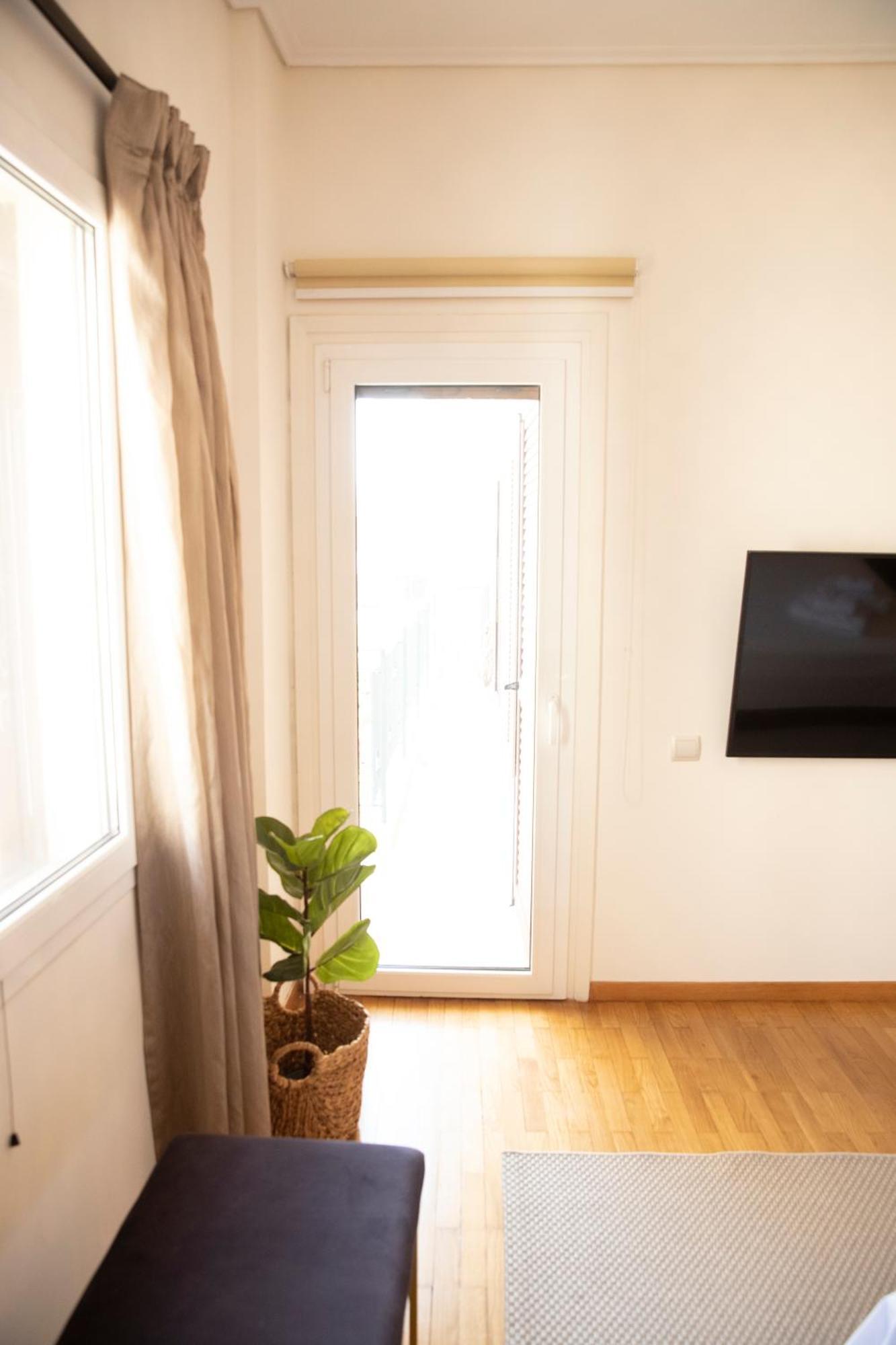 Spacious Glyfada Golf 4Br -Near Beach + Shops Athens Exterior photo