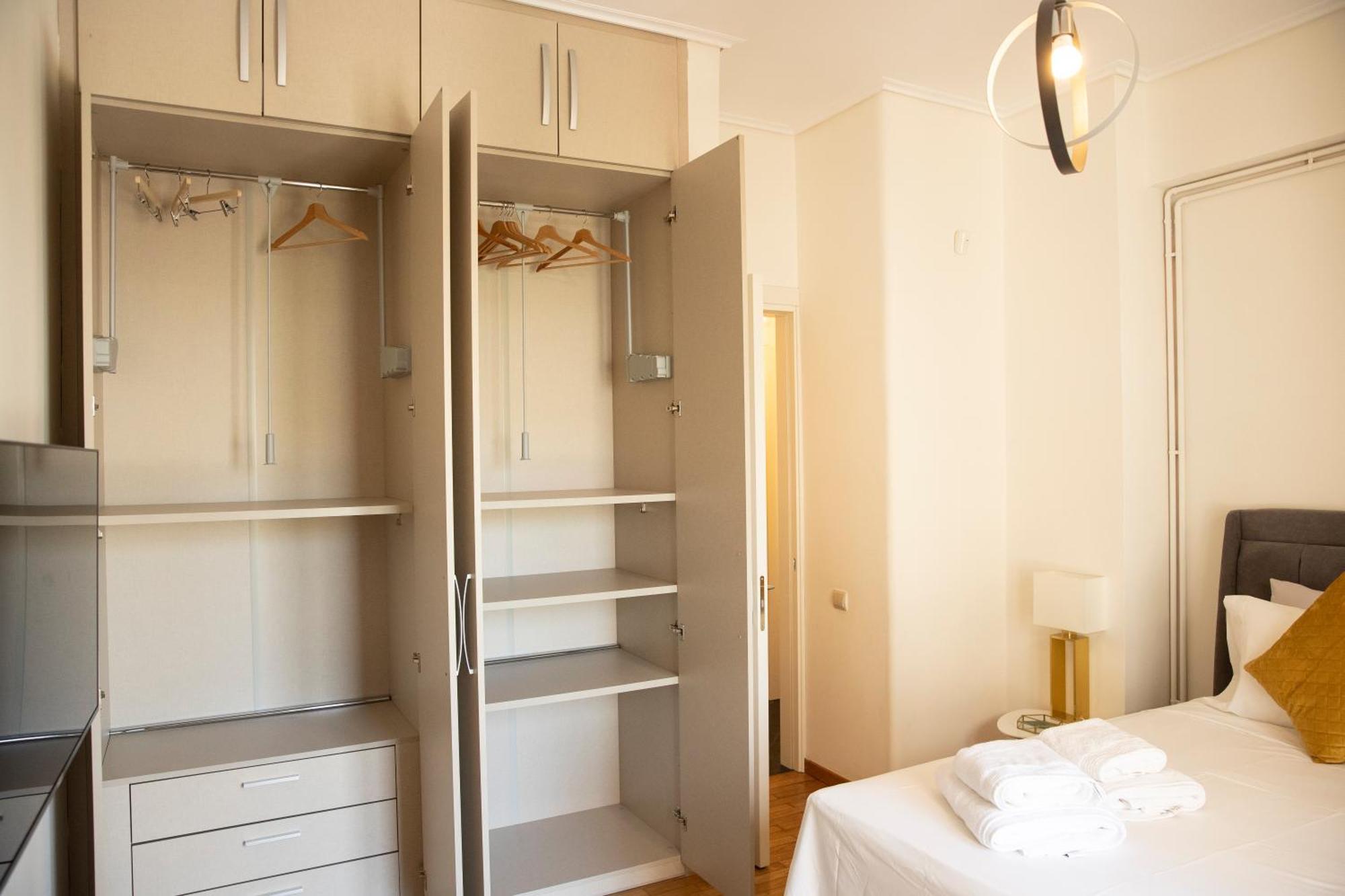 Spacious Glyfada Golf 4Br -Near Beach + Shops Athens Exterior photo